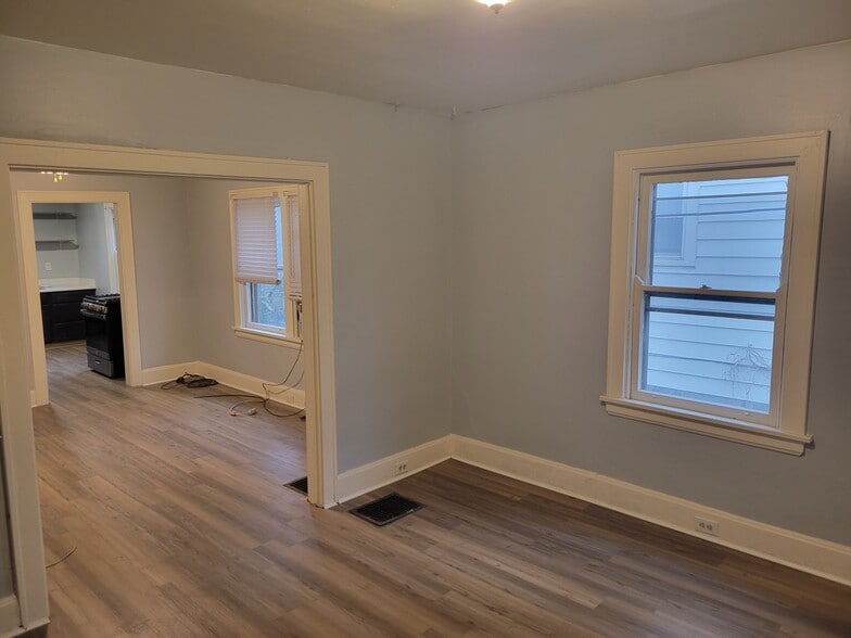 Building Photo - 20 Glenwood Ave