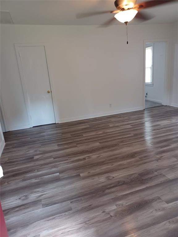 Building Photo - 955 Cloverdale Dr