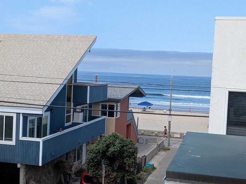 Building Photo - 722 Sunset Ct