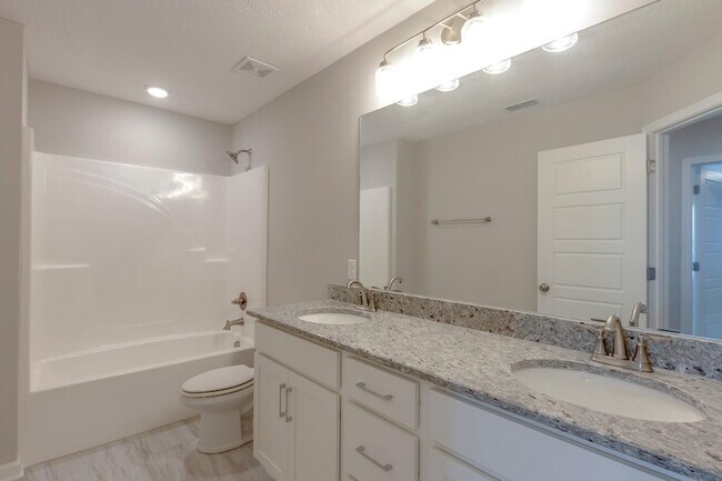 Building Photo - 4327 Doral Dr