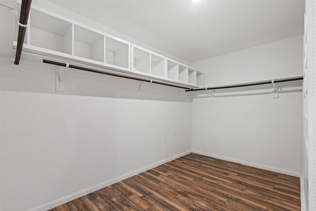 Building Photo - 5730 Finely Run St