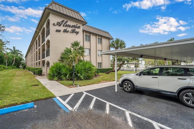 Building Photo - "Fully Renovated 2-Bed, 2-Bath Condo on Minutes from Siesta Key Beach