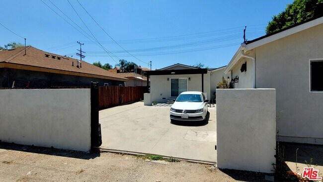 Building Photo - 17629 Burbank Blvd