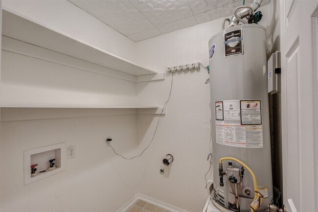 Building Photo - 3263 Bilglade Rd