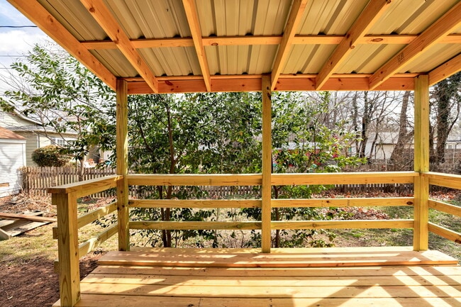 Building Photo - 401 S Berry Rd