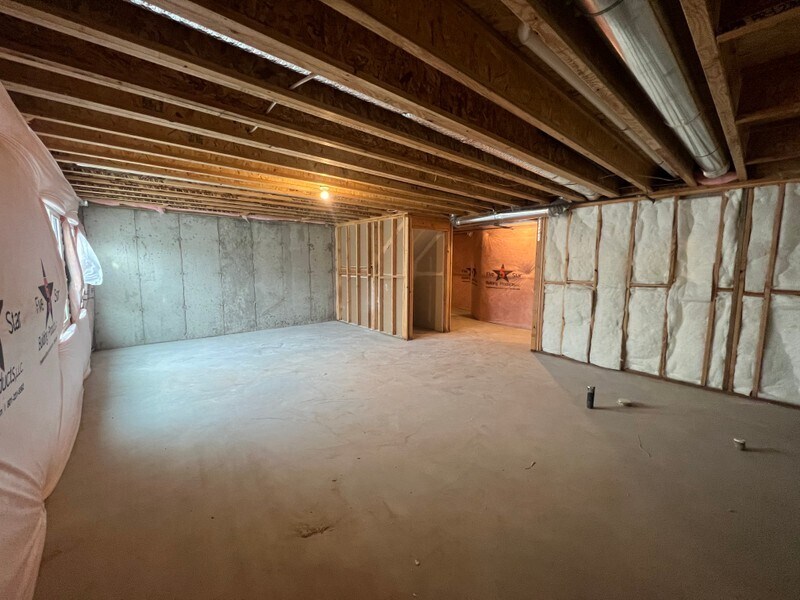 Building Photo - 105 1320 N