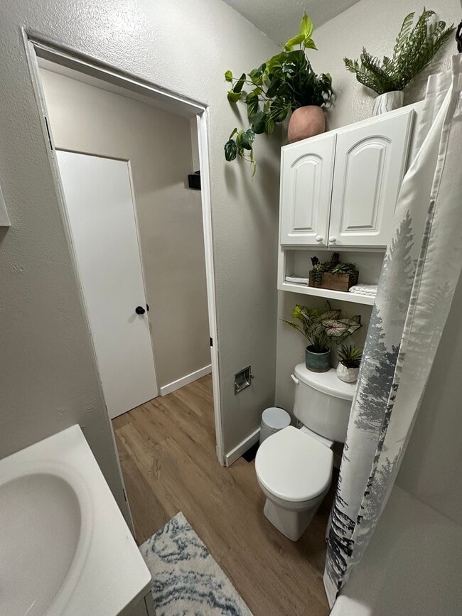 Building Photo - 1126-1128 Byron Ave.