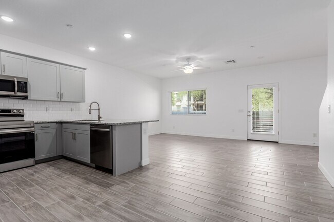 Building Photo - Brand New Townhome For Rent