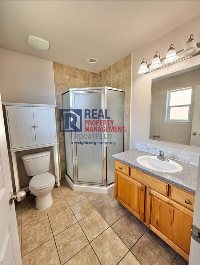 Building Photo - Beautiful 3 Bedroom 2.5 Bathroom Home For Rent