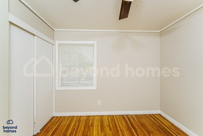 Building Photo - Discover this 3-bedroom, 1.5-bath home in Birmingham’s Spring Lake area!