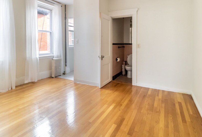 Building Photo - 5 Braemore Rd