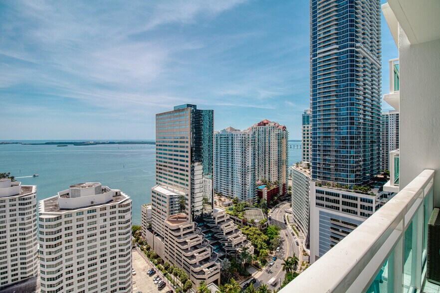 Building Photo - 951 Brickell Ave