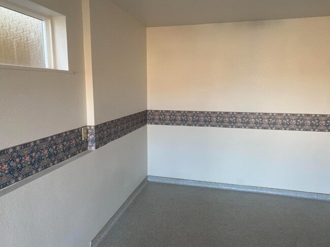 Building Photo - 140 S Rogers St