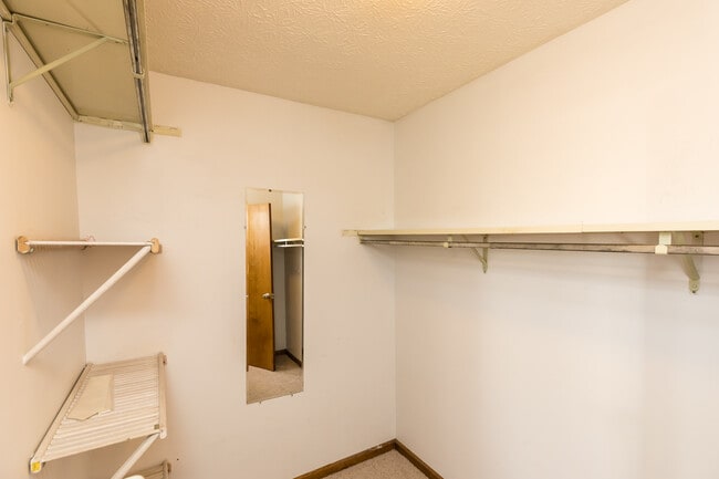 Building Photo - 4112 Loughmoor Dr