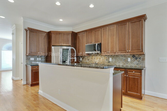 Building Photo - 2675 Rivers Edge Dr NE