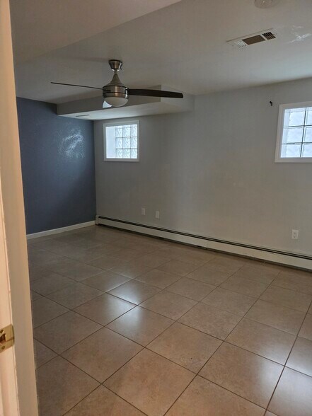 Building Photo - 456 Morse Ave