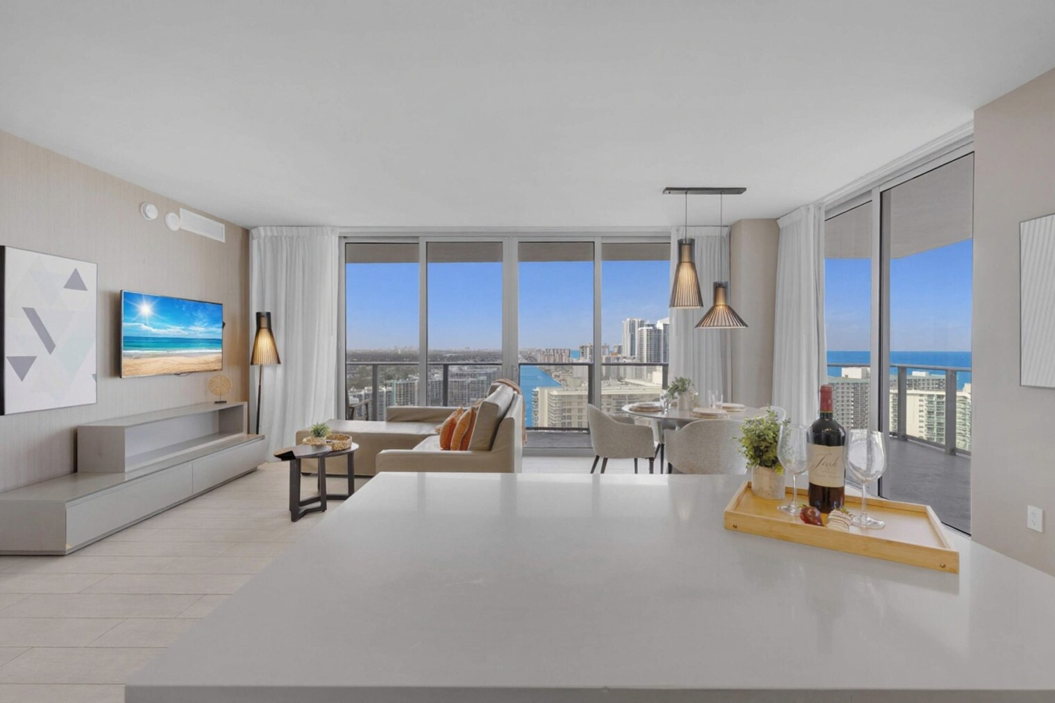 Building Photo - 4010 S Ocean Dr
