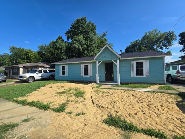 Building Photo - 4512 Hurlston Dr