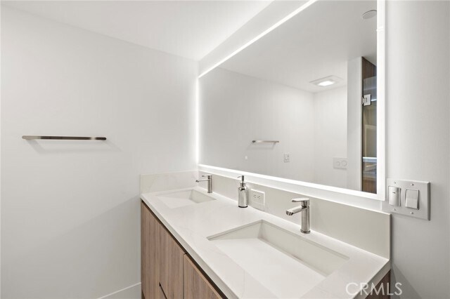 Building Photo - 200 Alta Vista Way