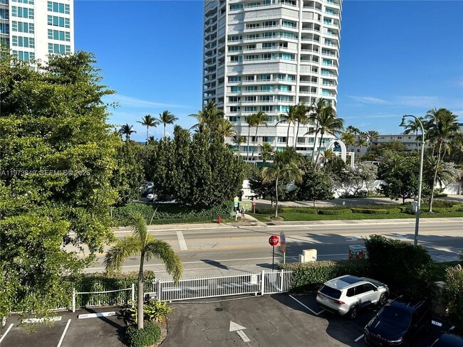 Building Photo - 1541 S Ocean Blvd