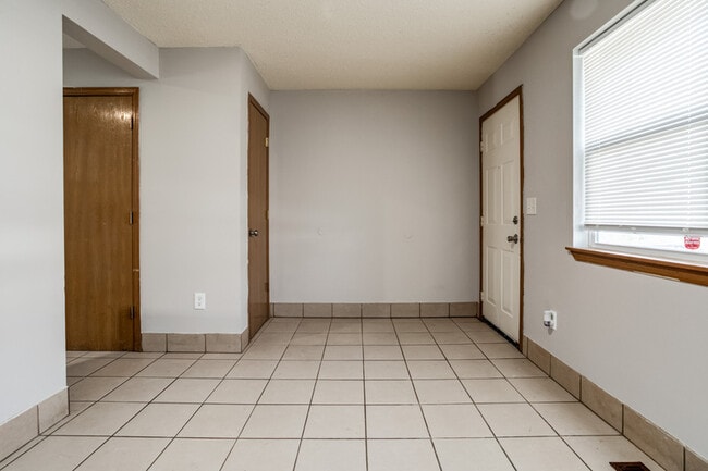 Building Photo - 2605 Farrow Ave
