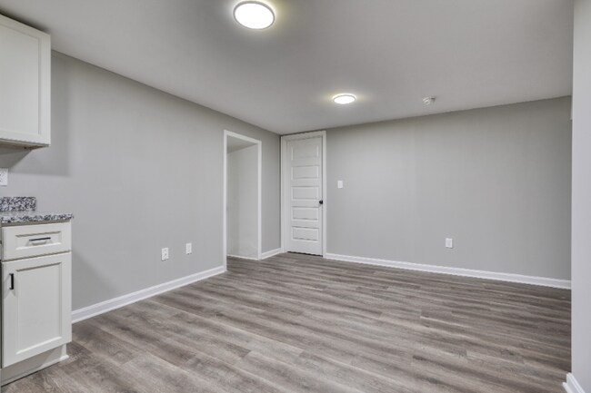 Building Photo - 6722 Brentwood Ave