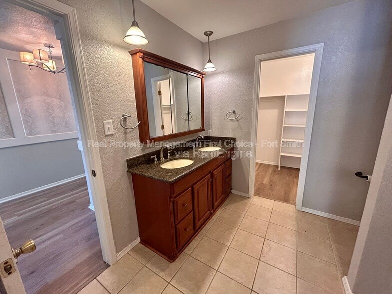 Building Photo - 3104 S 99th St