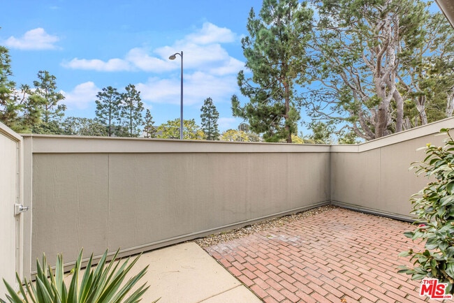 Building Photo - 13107 Mindanao Wy