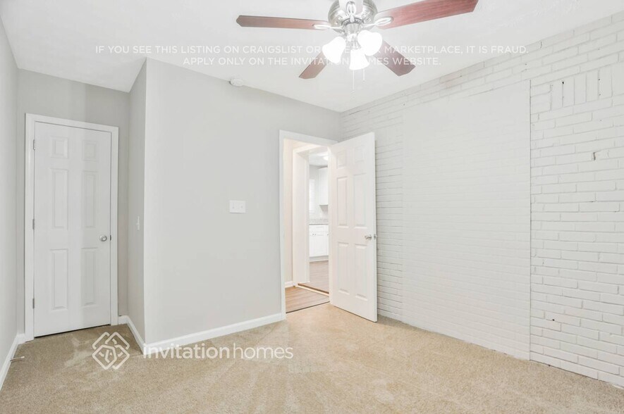 Building Photo - 2100 Dellwood Pl