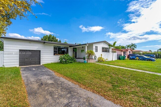 Building Photo - 1815 SW 85th Ct