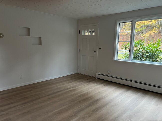 Building Photo - 164 Birge Park Rd