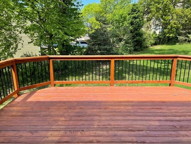 Building Photo - 1437 Bridgeport Terrace