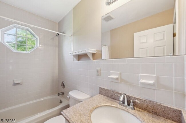 Building Photo - 408 Prospect Ave