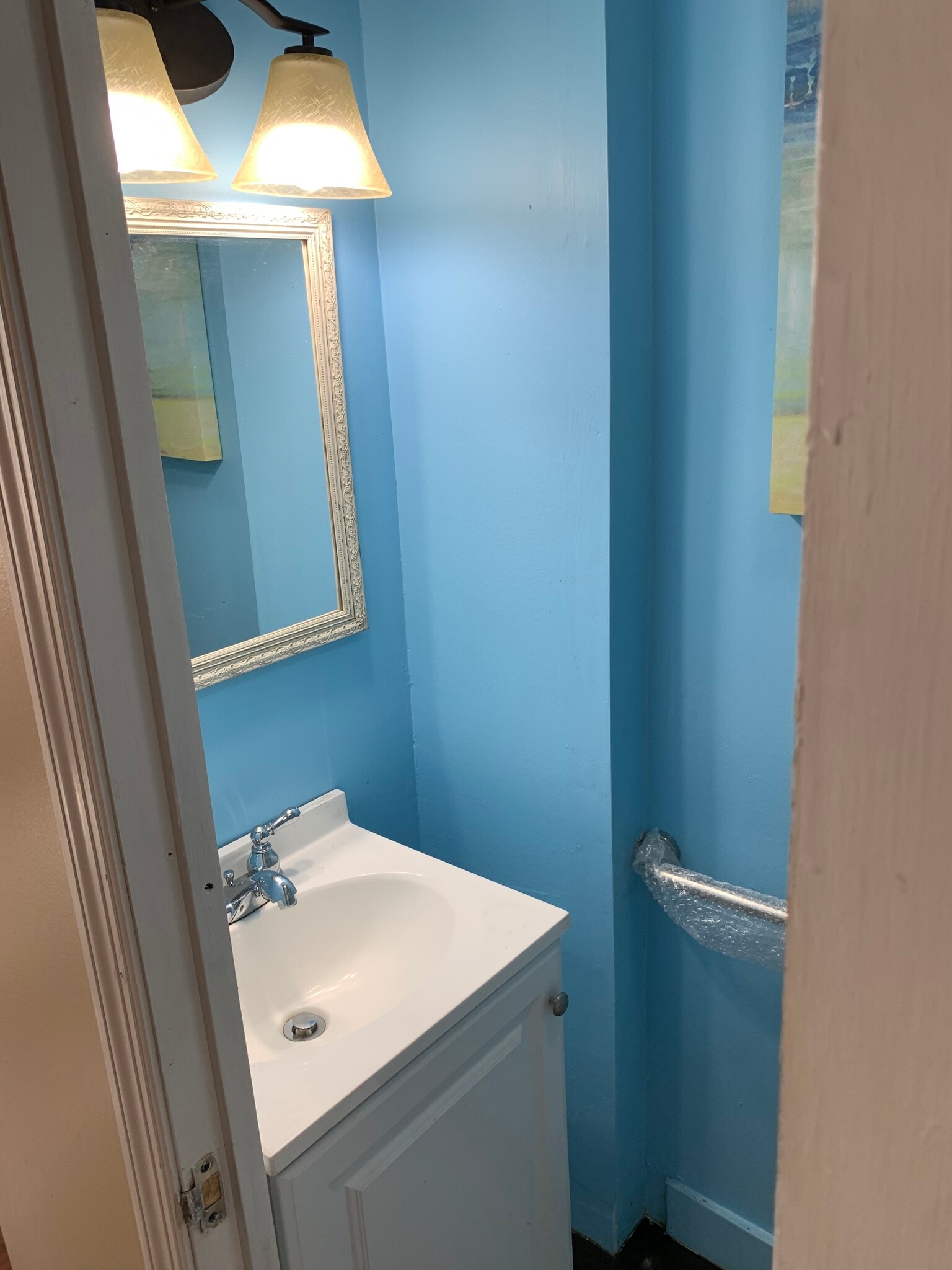 powder rm pic #2 - 437 2nd St
