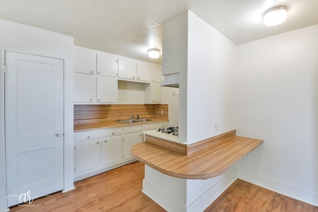 Building Photo - 1329 South 11th St. Unit B
