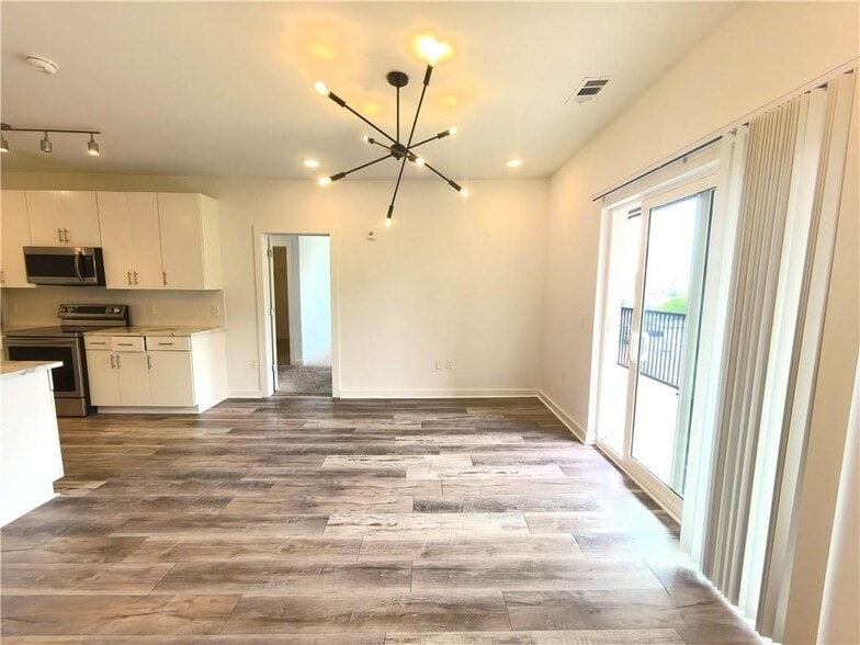 Building Photo - 525 Parkway Dr