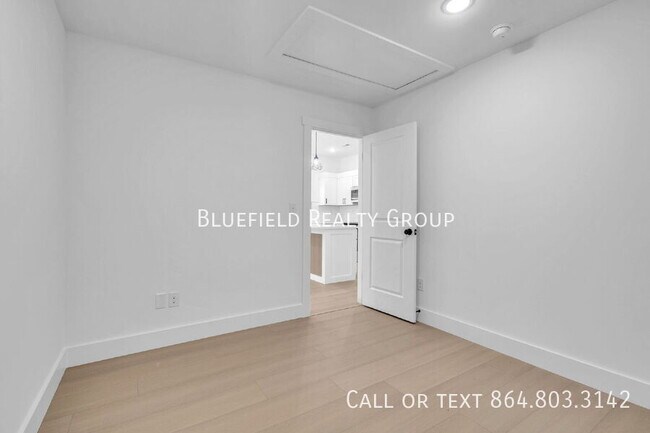 Building Photo - 72 Blackstock Rd