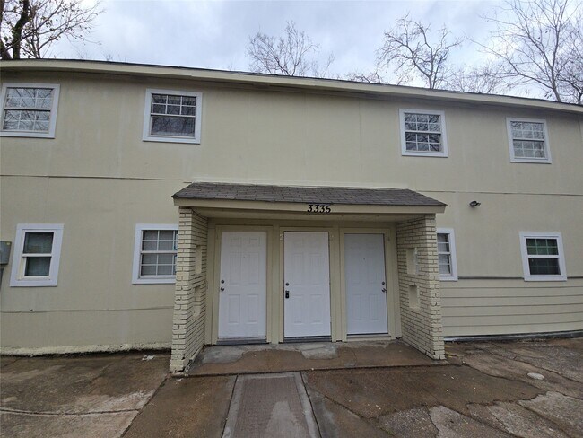 Building Photo - 3335 Tuam St