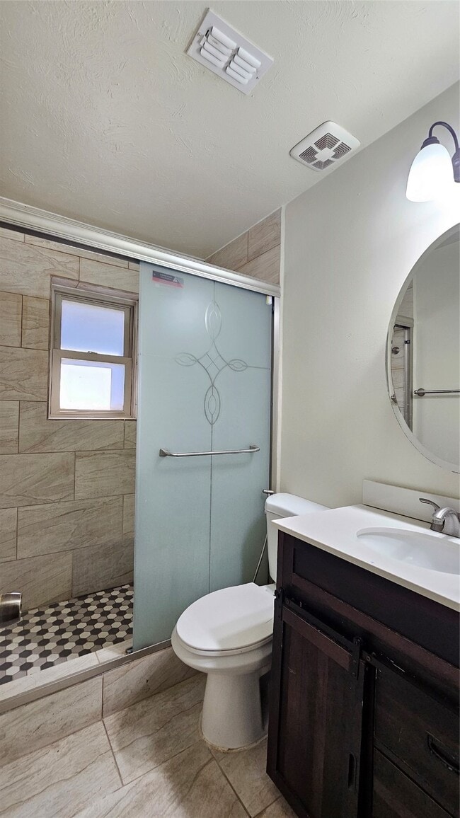 Building Photo - 543 Oakdale Dr