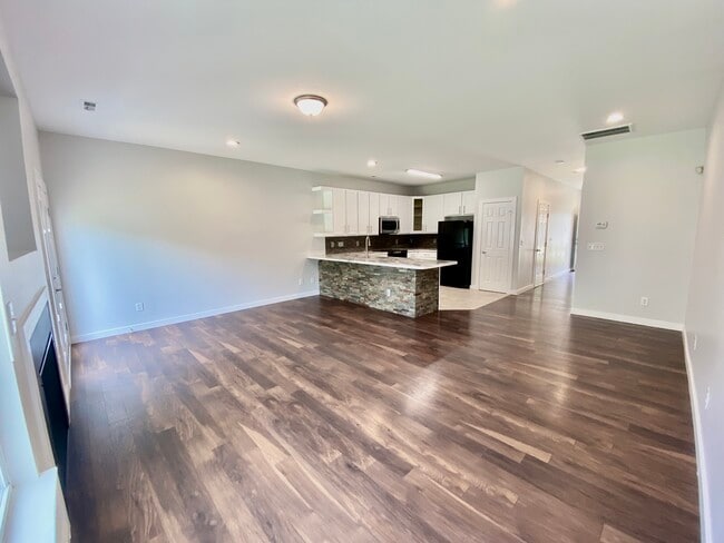 Building Photo - 1328 Stone Manor Dr