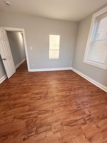 Building Photo - 2512 S 66th St