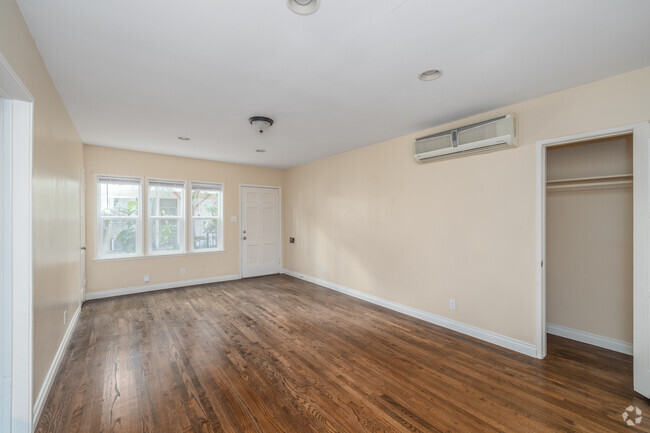 2BR, 1BA - 1,00SF - Living Room - 1438 S Sherbourne Dr