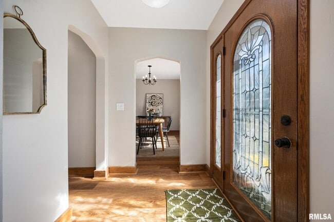 Building Photo - 205 W Glen Ave