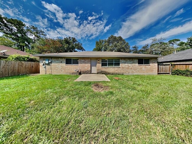 Building Photo - 3631 Dawnwood Dr