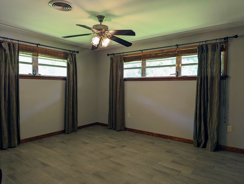 Building Photo - 917 Fremaux Ave