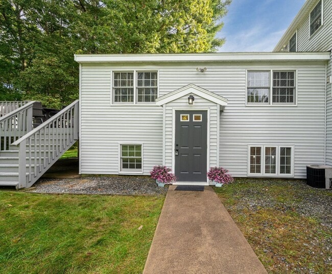 Primary Photo - 35 Robin Dr