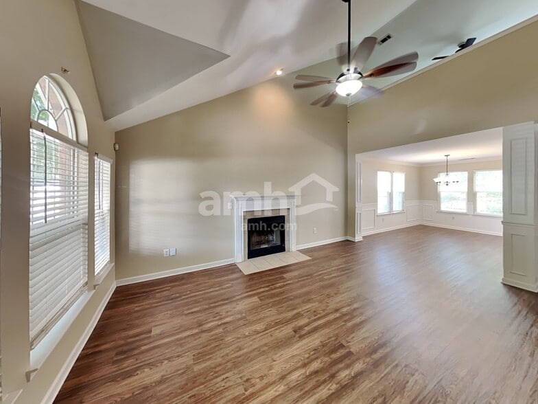 Building Photo - 1718 Stephenson Ln