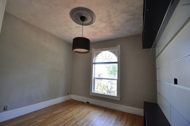 Building Photo - 3941 Kalamath St