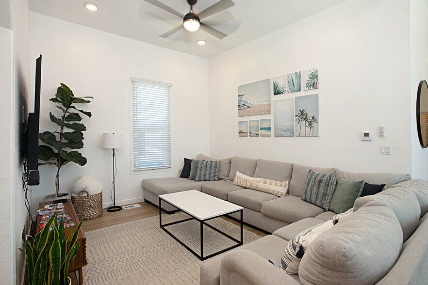 Building Photo - 1842 Kearney Ave