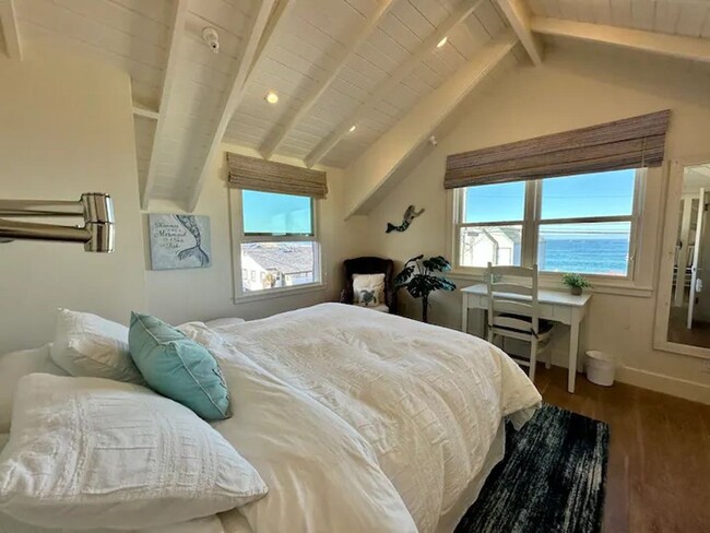 Building Photo - Serene 3 Bedroom at Lovers Pt in Pacific G...